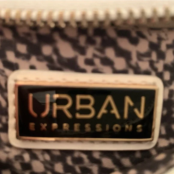 NWOT Urban Expresssions White Hawthorn Perforated Belt Bag. - Picture 7 of 10